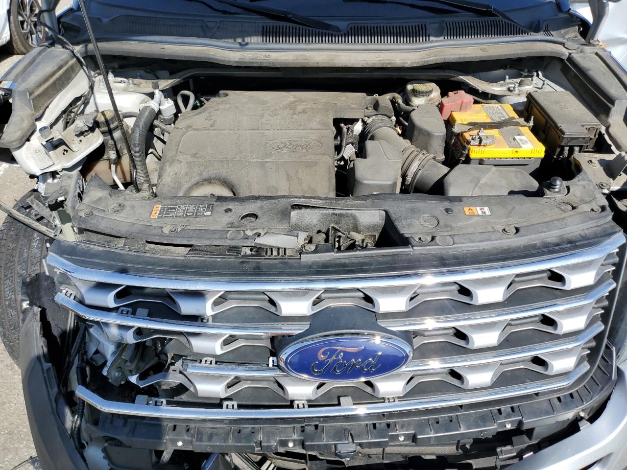 2017 Ford Explorer - Image 12