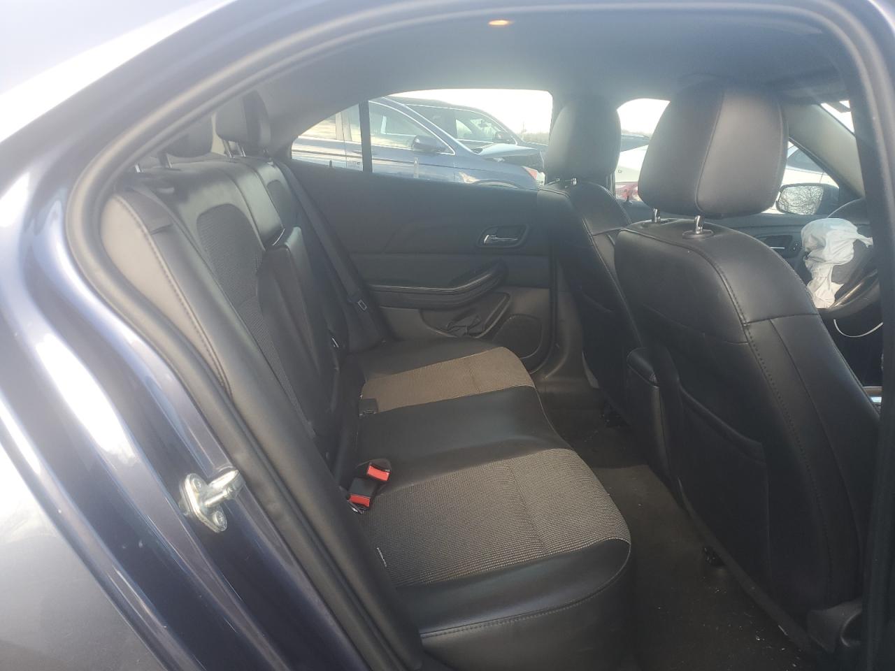 2015 Chevrolet Malibu - Image 10
