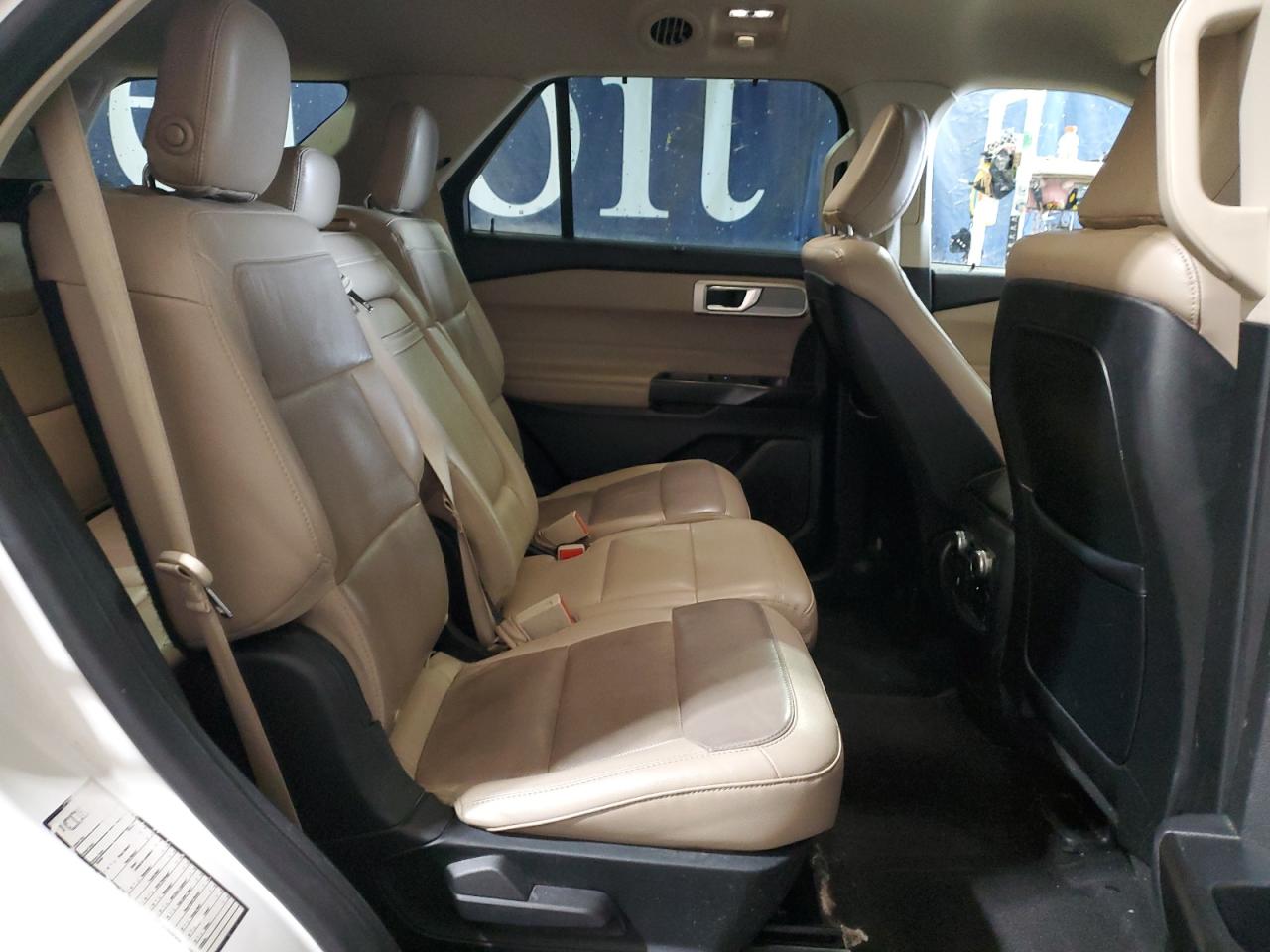 2020 Ford Explorer - Image 11