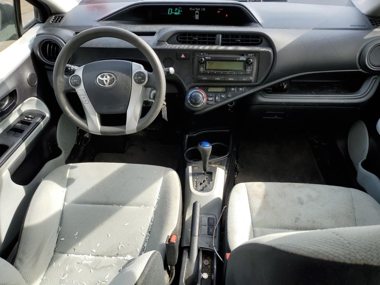 2013 Toyota Prius - Image 8