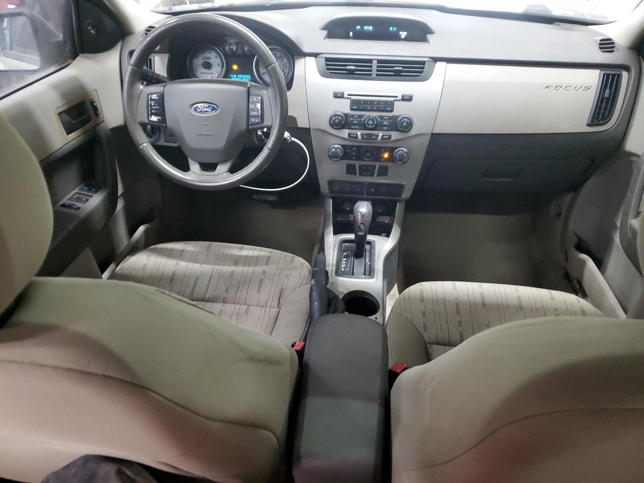 2010 Ford Focus - Image 8