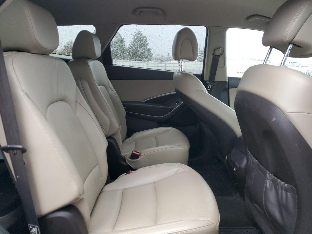 2013 Hyundai Santa Fe - Image 12
