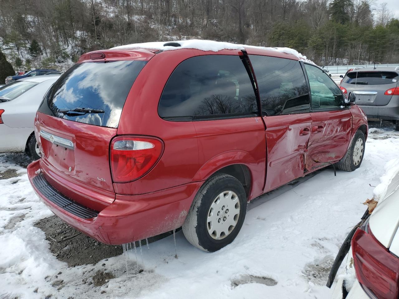 2004 Chrysler Town & Country - Image 3