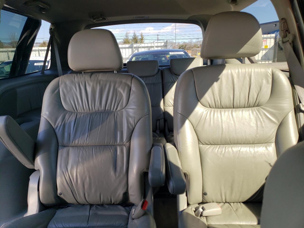 2007 Honda Odyssey - Image 10