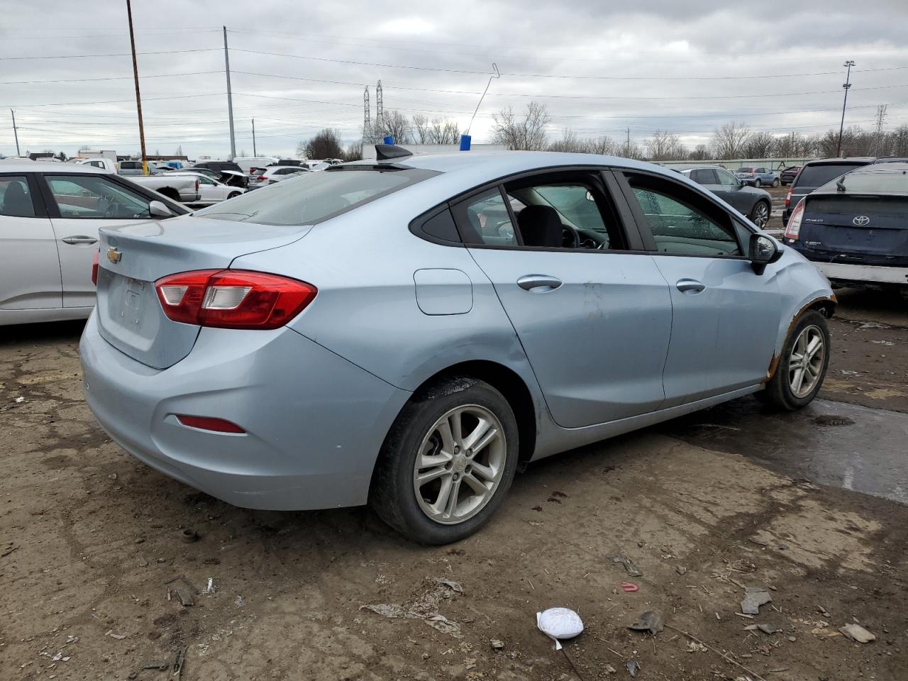 2017 Chevrolet Cruze - Image 3