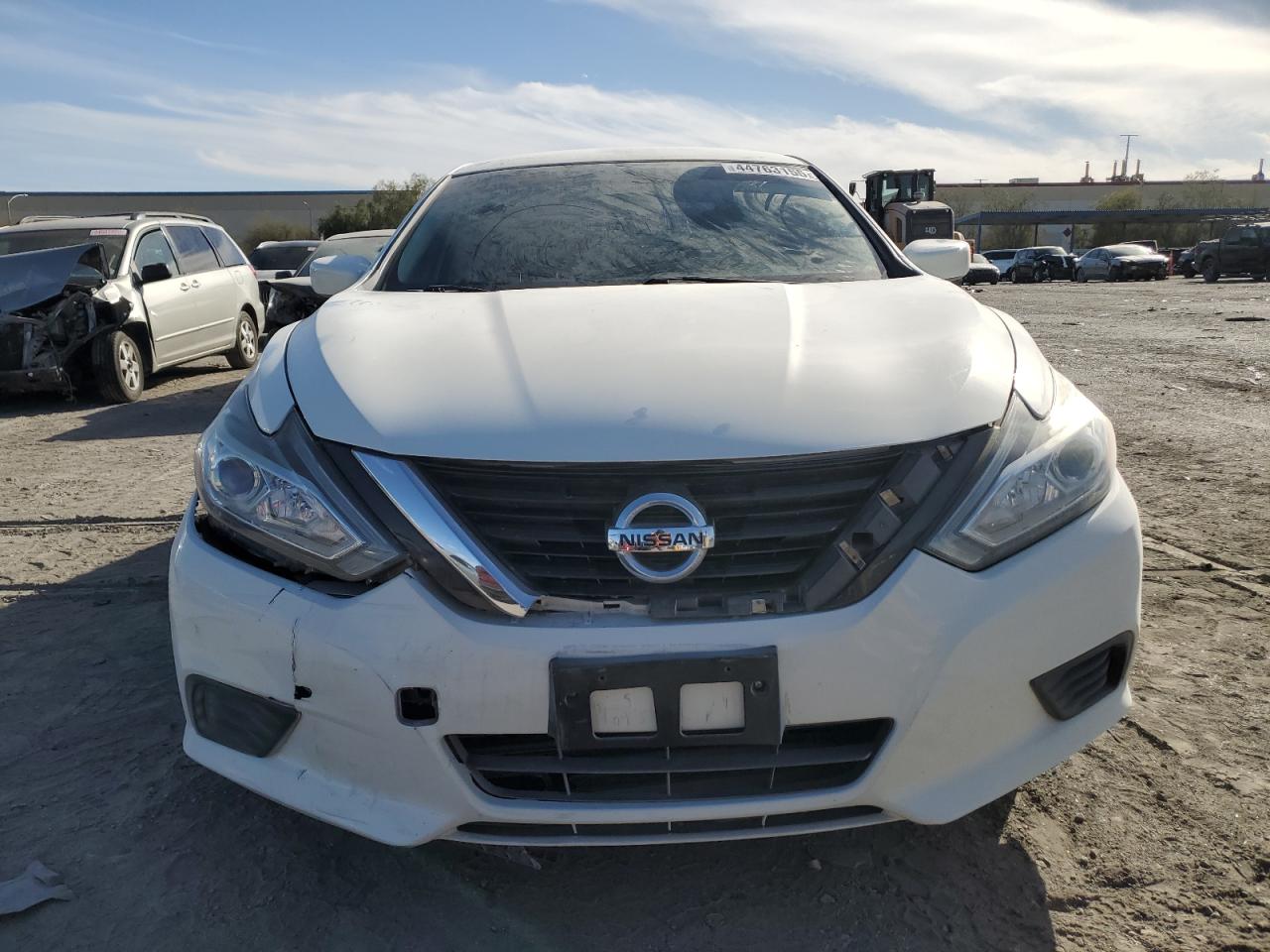 2017 Nissan Altima - Image 5