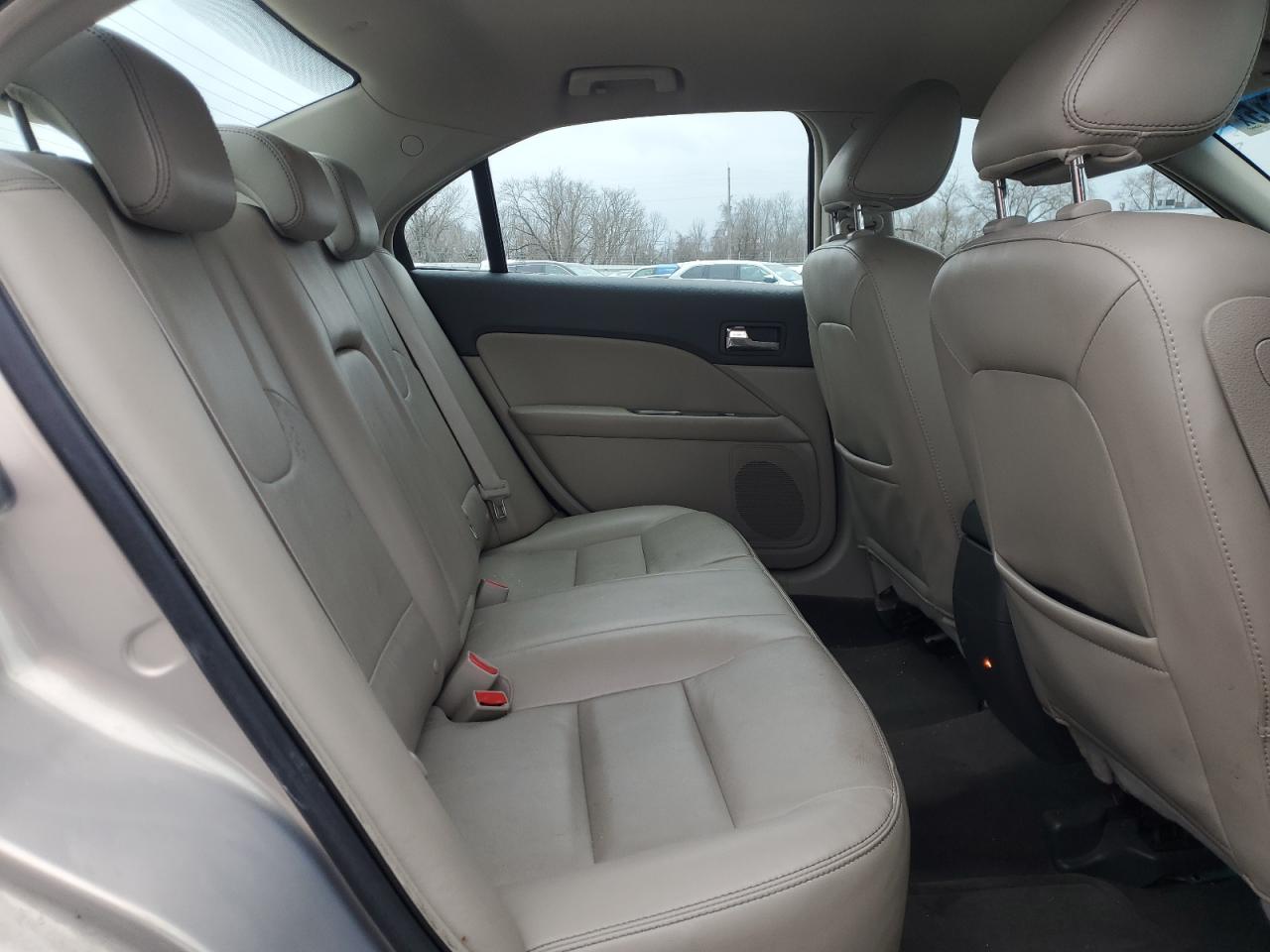 2010 Ford Fusion - Image 10