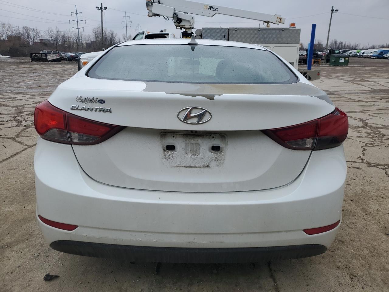 2015 Hyundai Elantra - Image 6