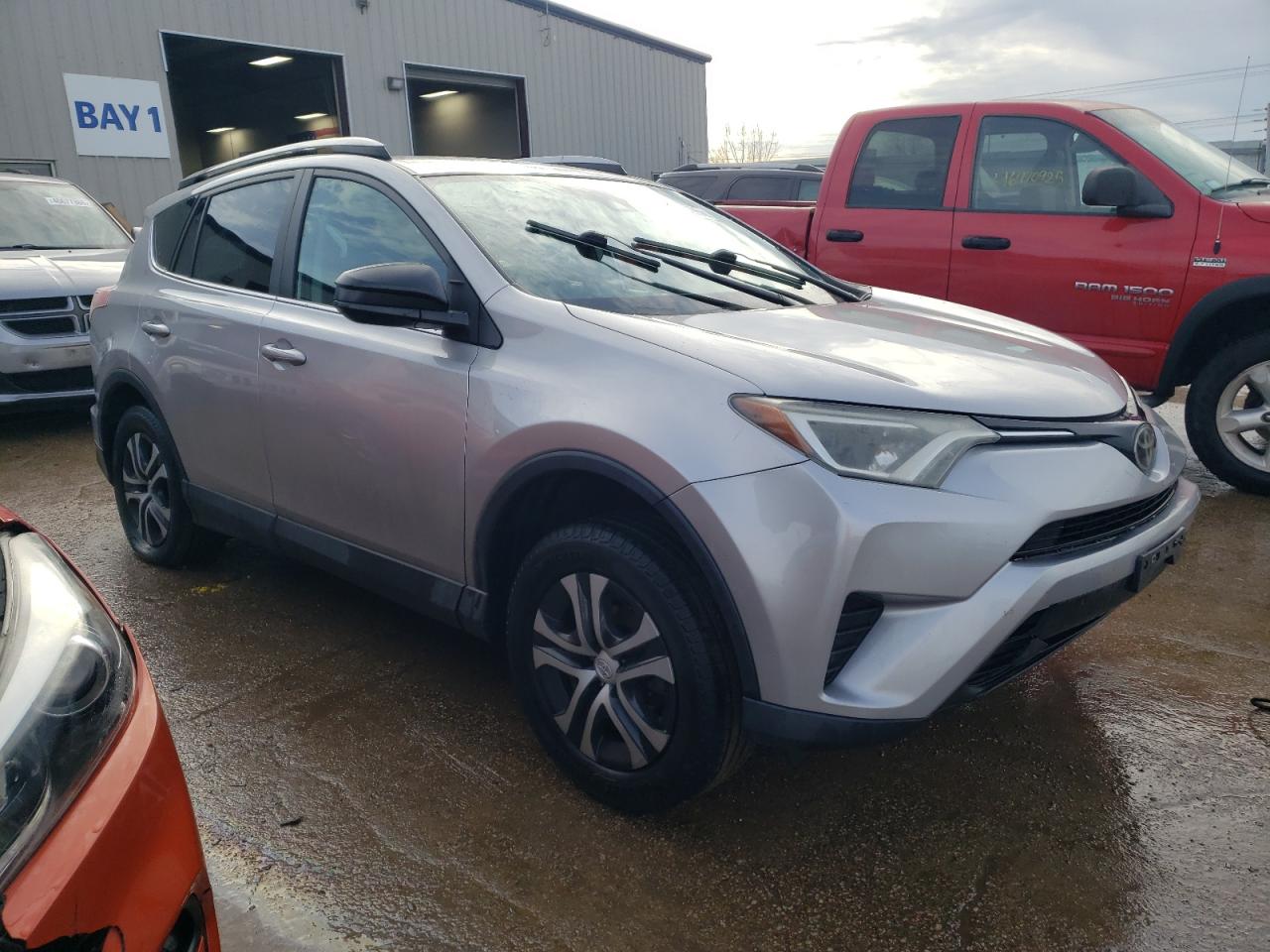 2017 Toyota RAV 4 - Image 4