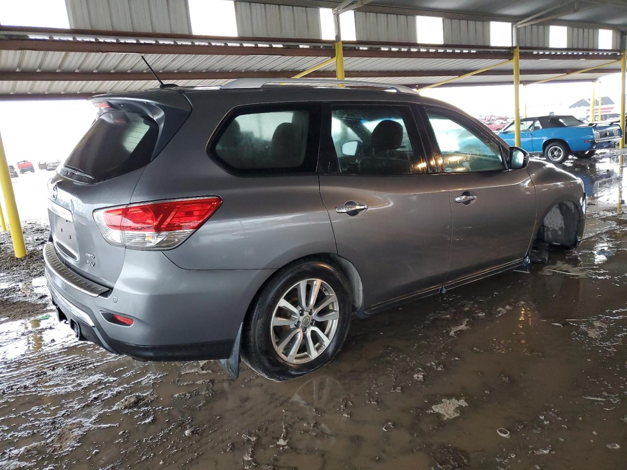 2016 Nissan Pathfinder - Image 3