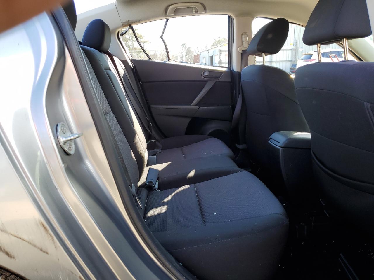2010 Mazda 3 - Image 10