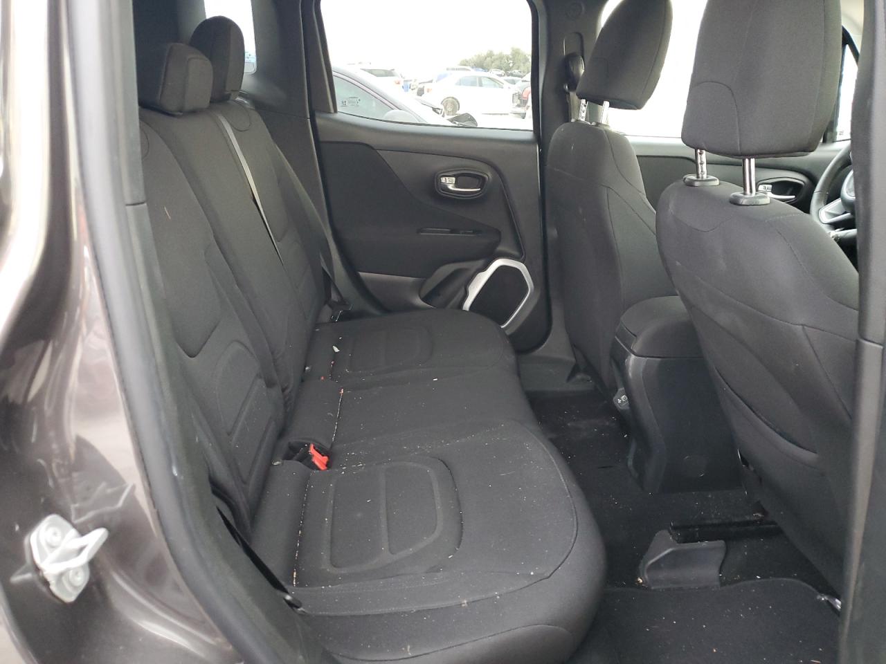 2018 Jeep Renegade - Image 11