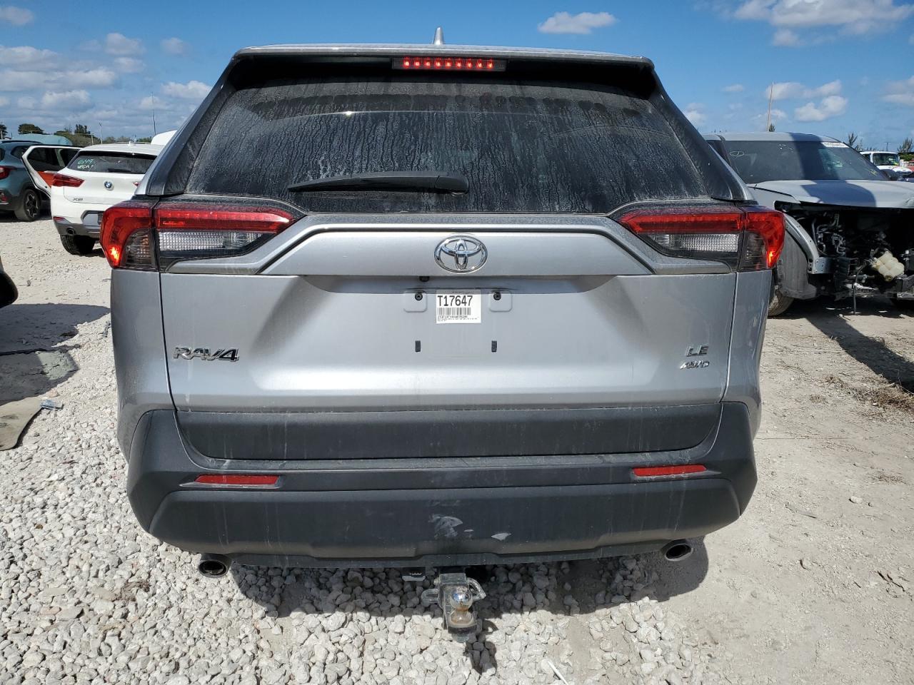 2019 Toyota RAV 4 - Image 6