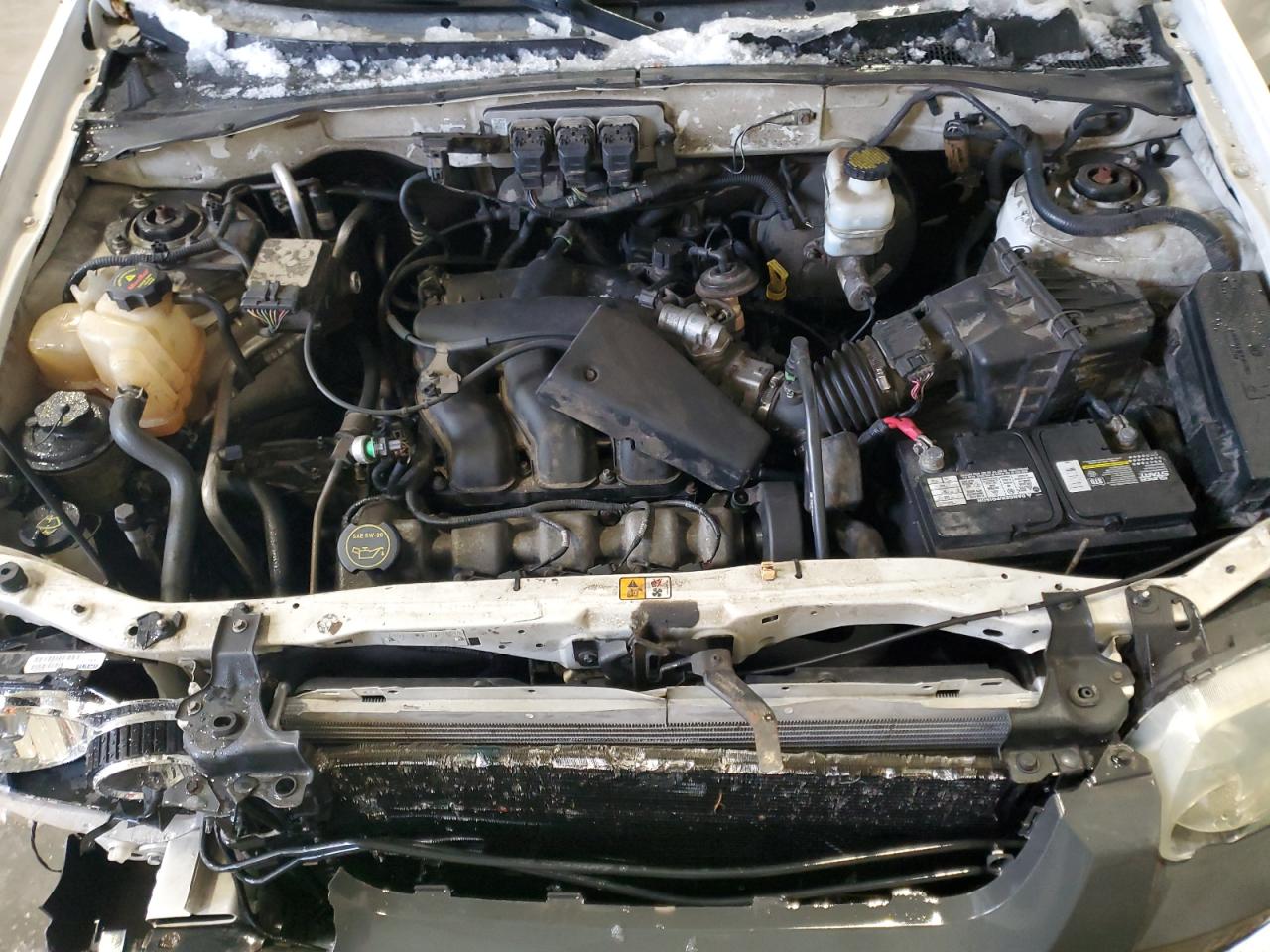 2005 Ford Escape - Image 12