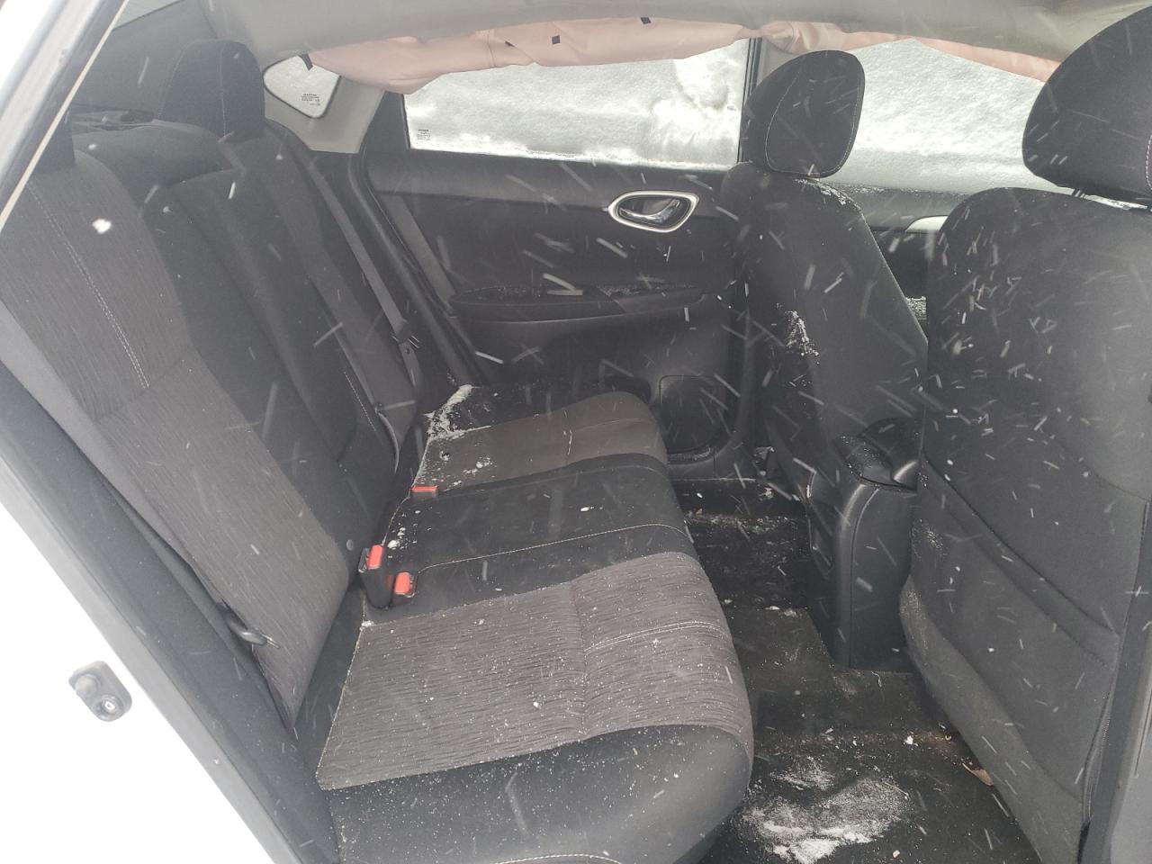 2015 Nissan Sentra - Image 10