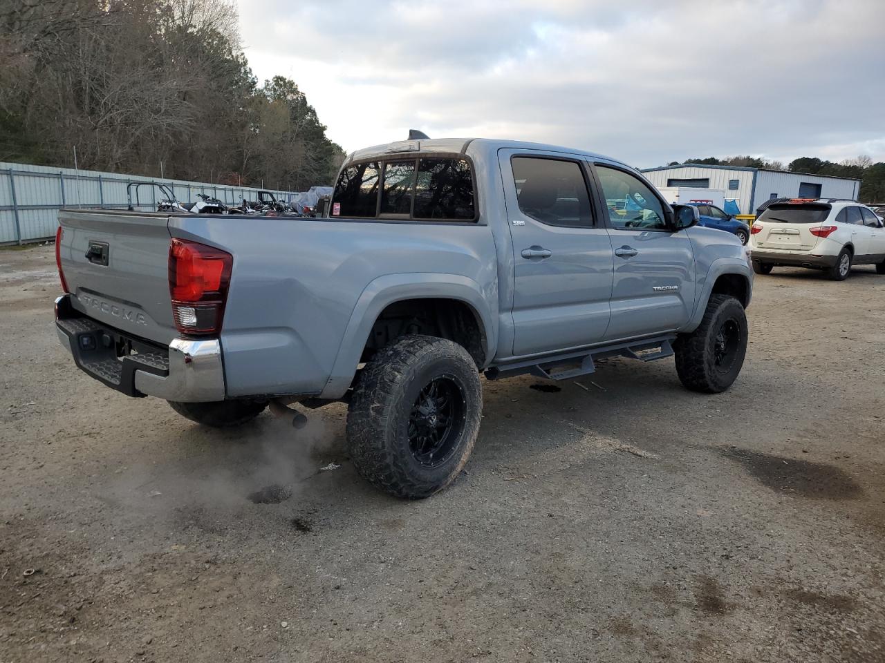 2020 Toyota Tacoma - Image 3