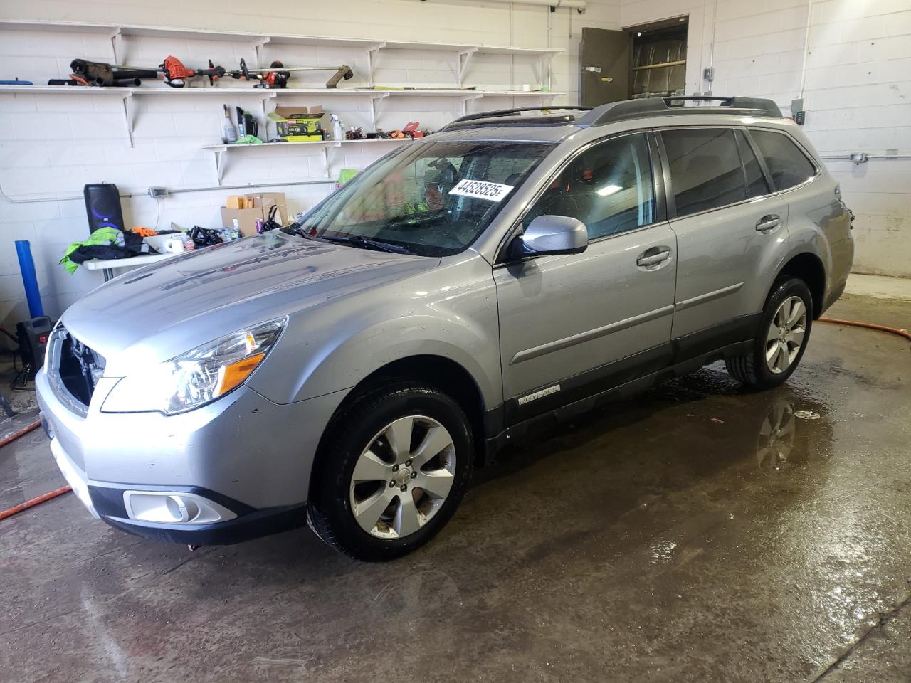 2010 Subaru Outback 2.5I Limited for Sale in Chicago Heights, IL - Rear End