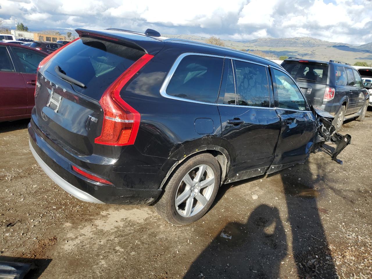 2022 Volvo XC90 - Image 3