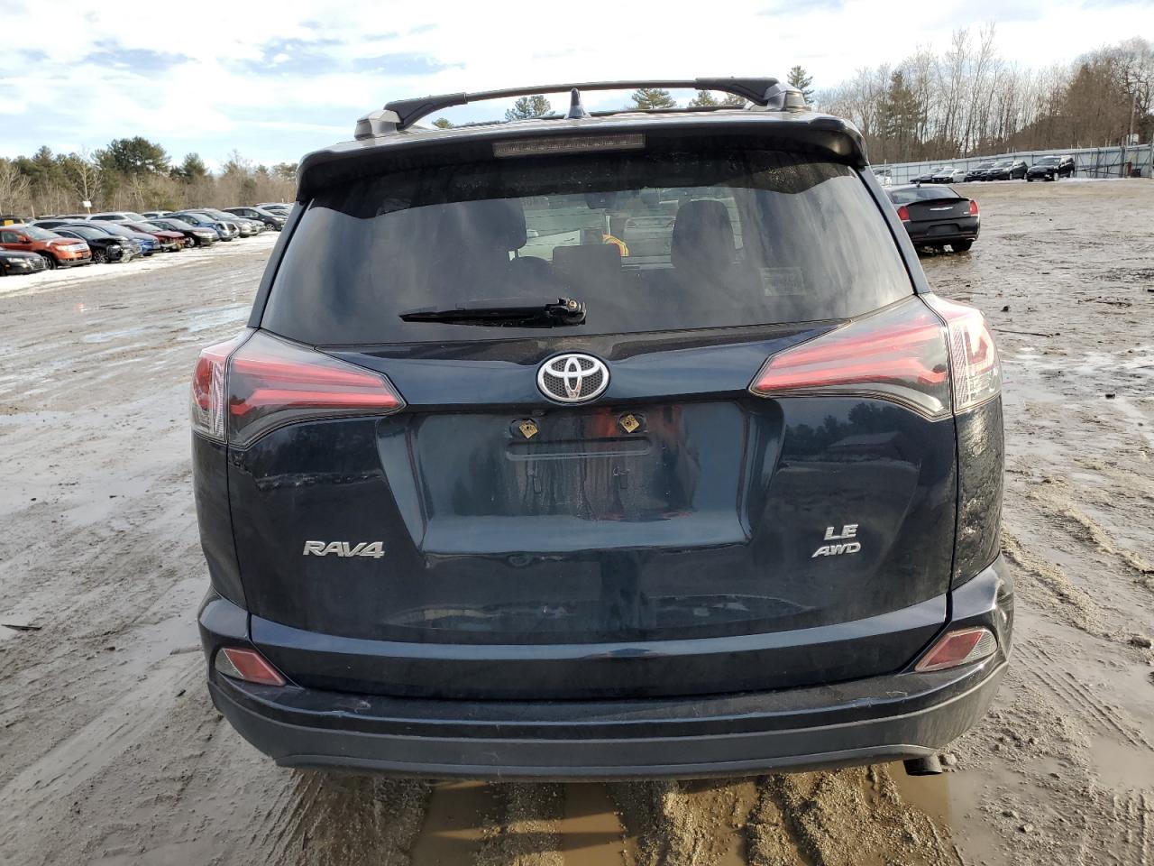 2018 Toyota RAV 4 - Image 6