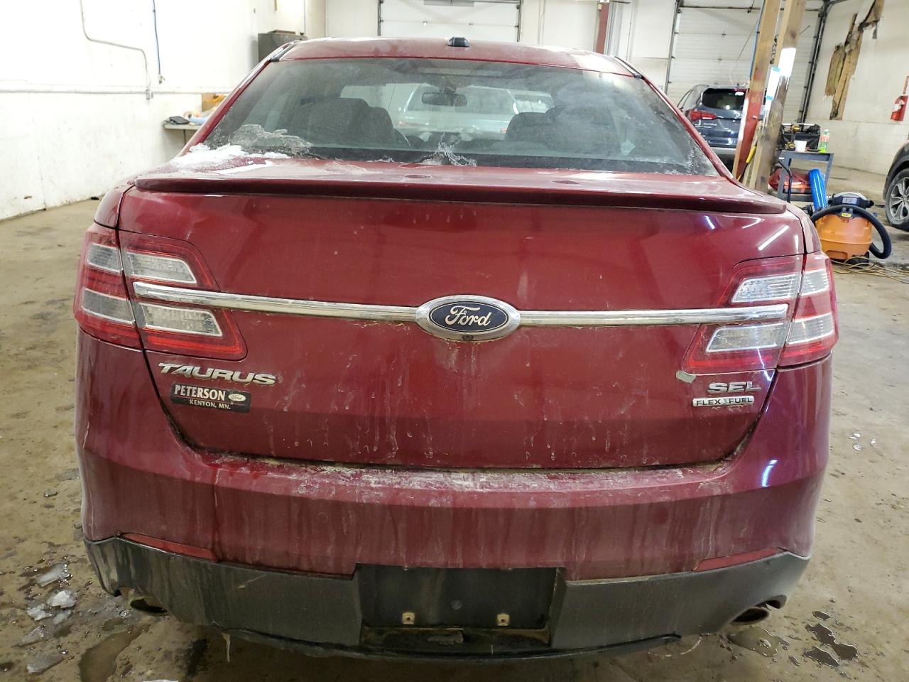 2015 Ford Taurus - Image 6