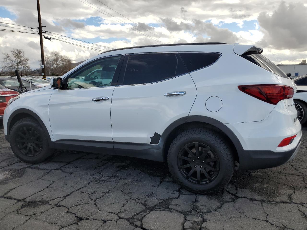 2018 Hyundai Santa Fe - Image 2