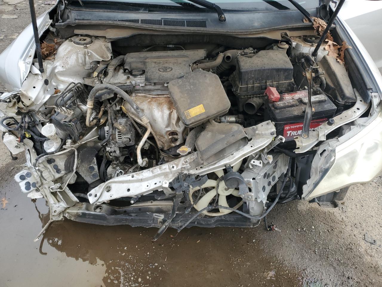 2013 Toyota Camry - Image 12