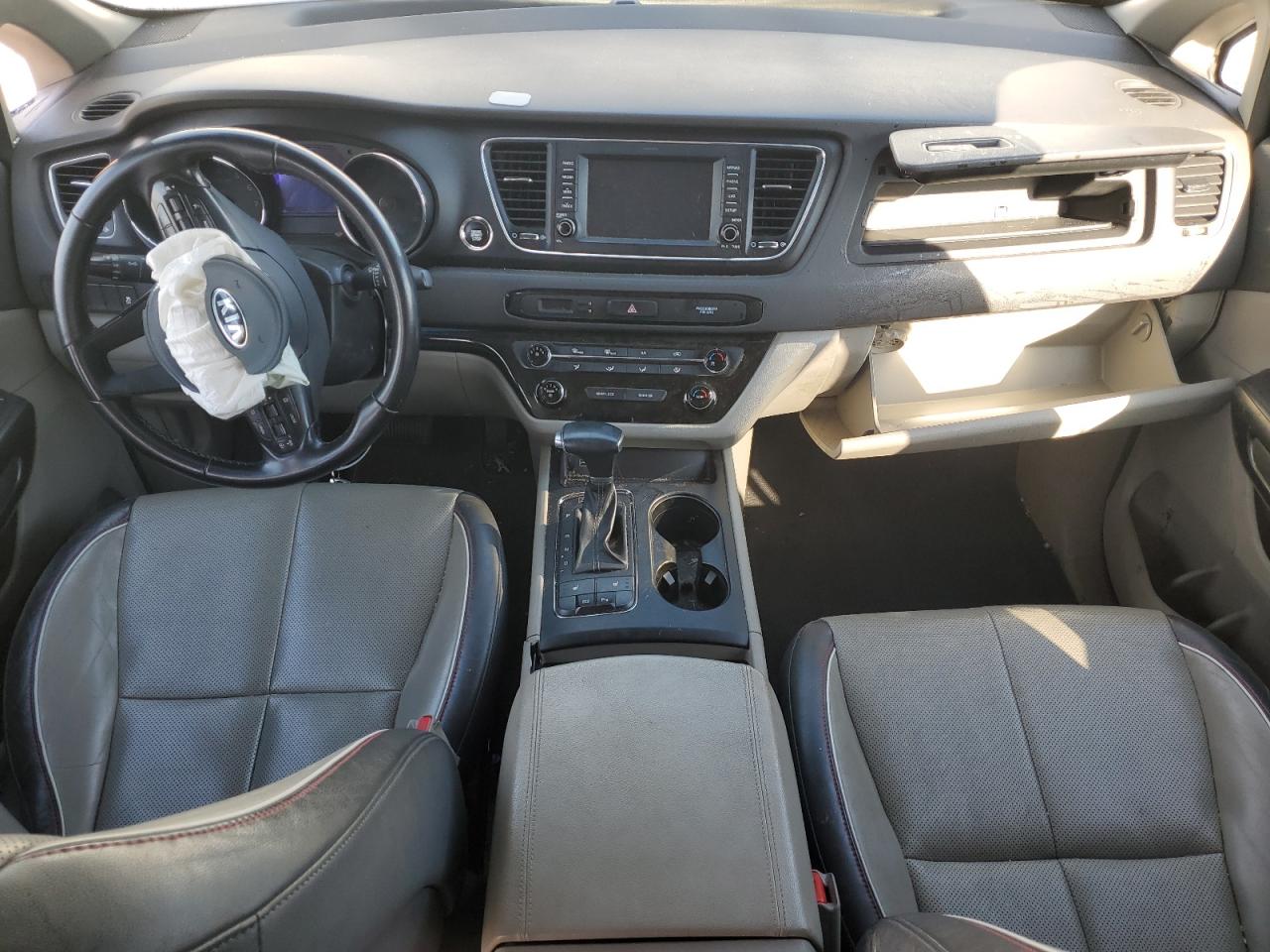 2017 Kia Sedona - Image 8