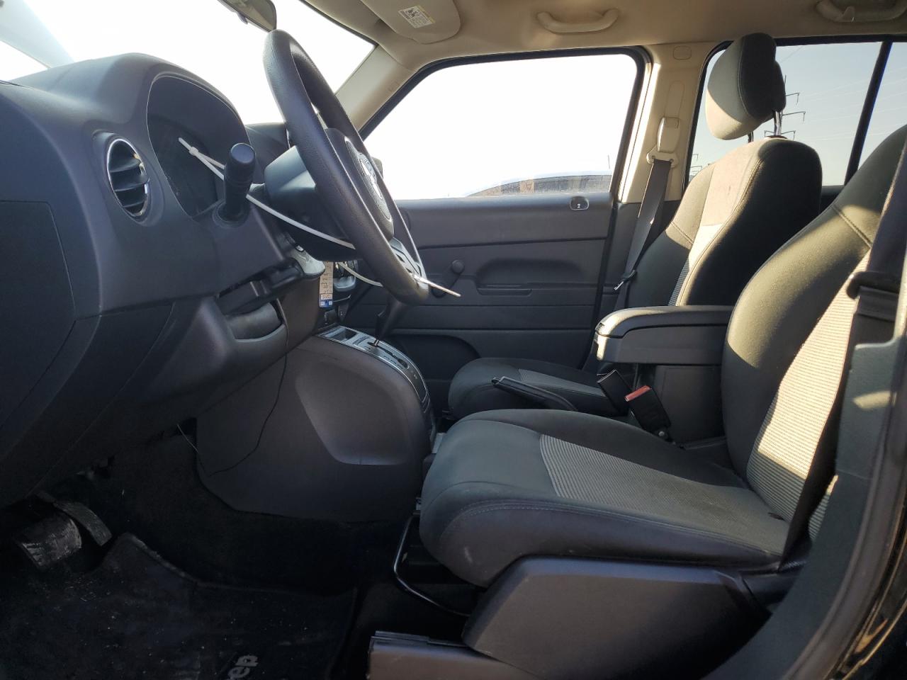 2015 Jeep Liberty (Patriot) - Image 7