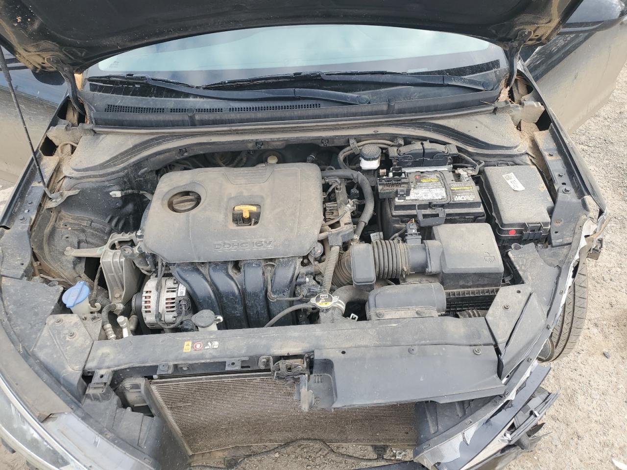 2020 Hyundai Elantra - Image 13
