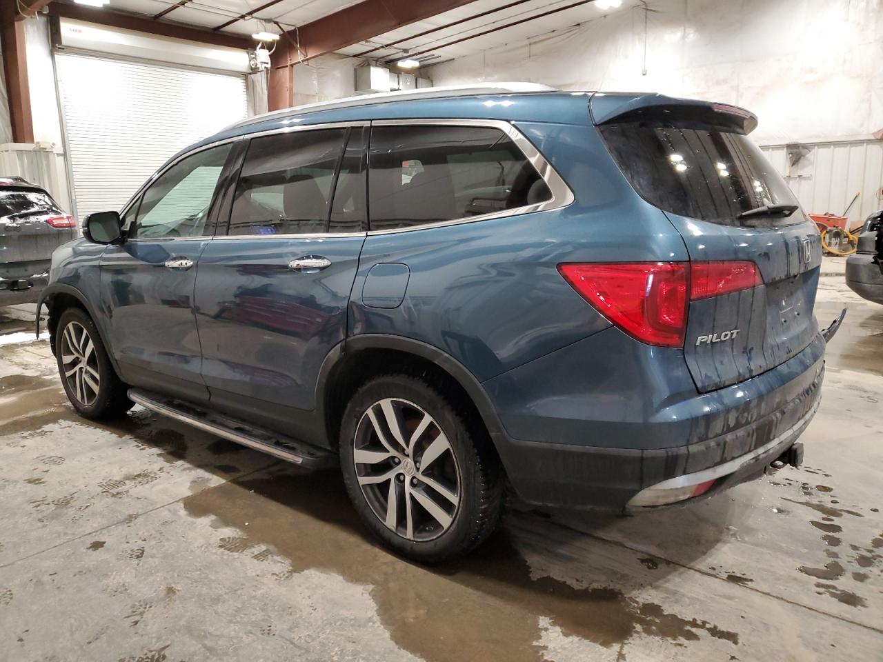2017 Honda Pilot - Image 2
