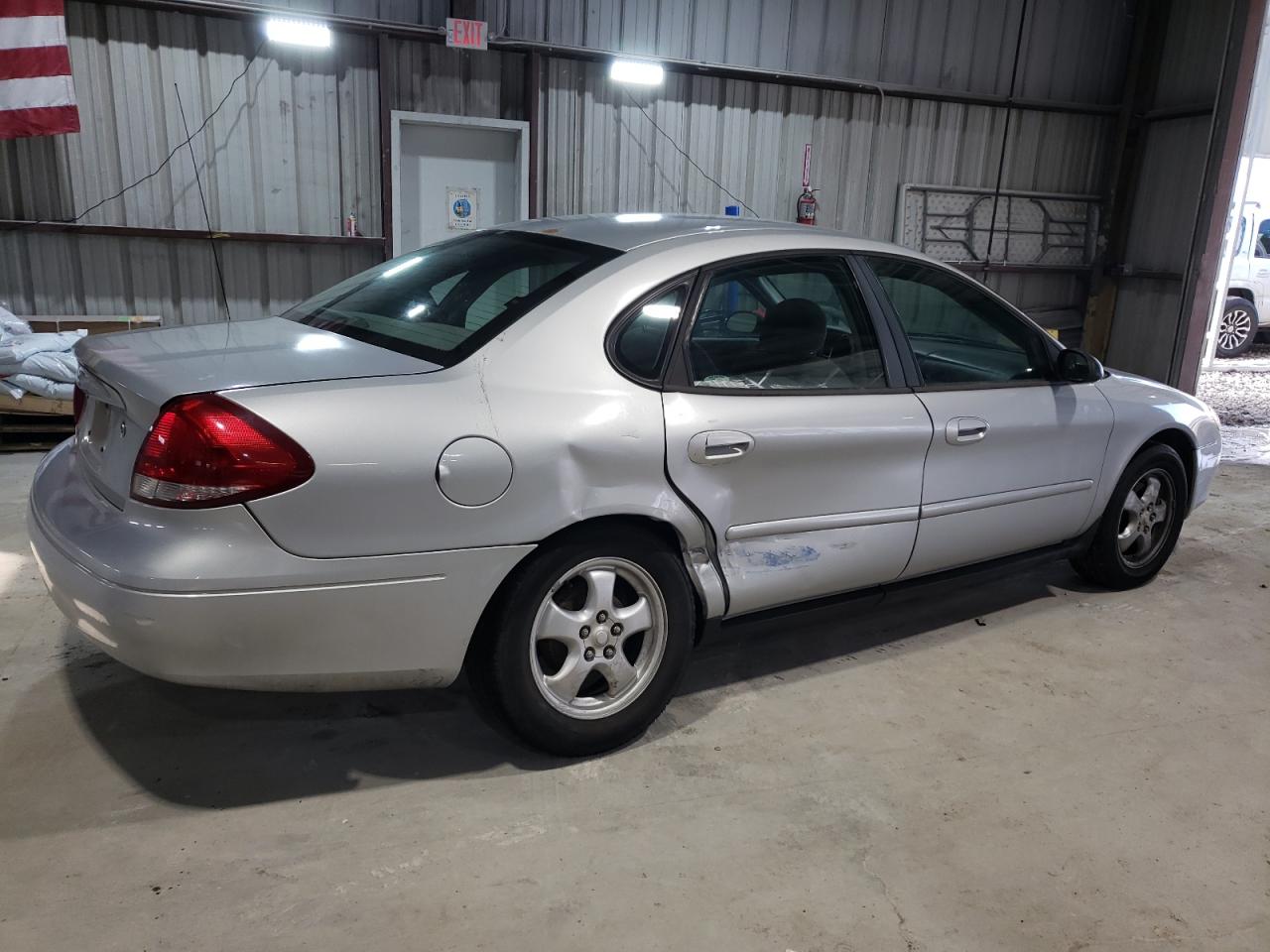 2005 Ford Taurus - Image 3