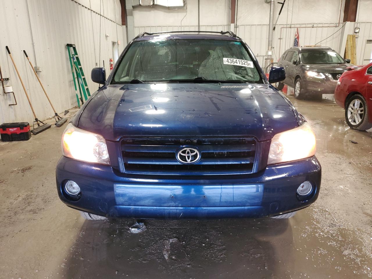 2004 Toyota Highlander - Image 5