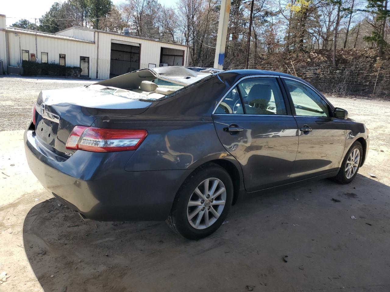 2011 Toyota Camry - Image 3