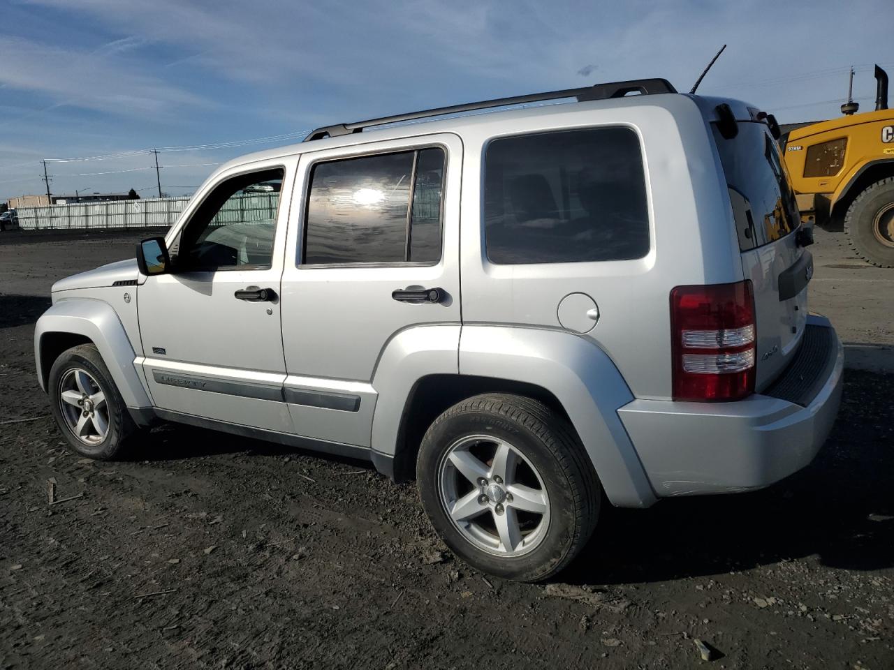 2009 Jeep Liberty (North America) - Image 2