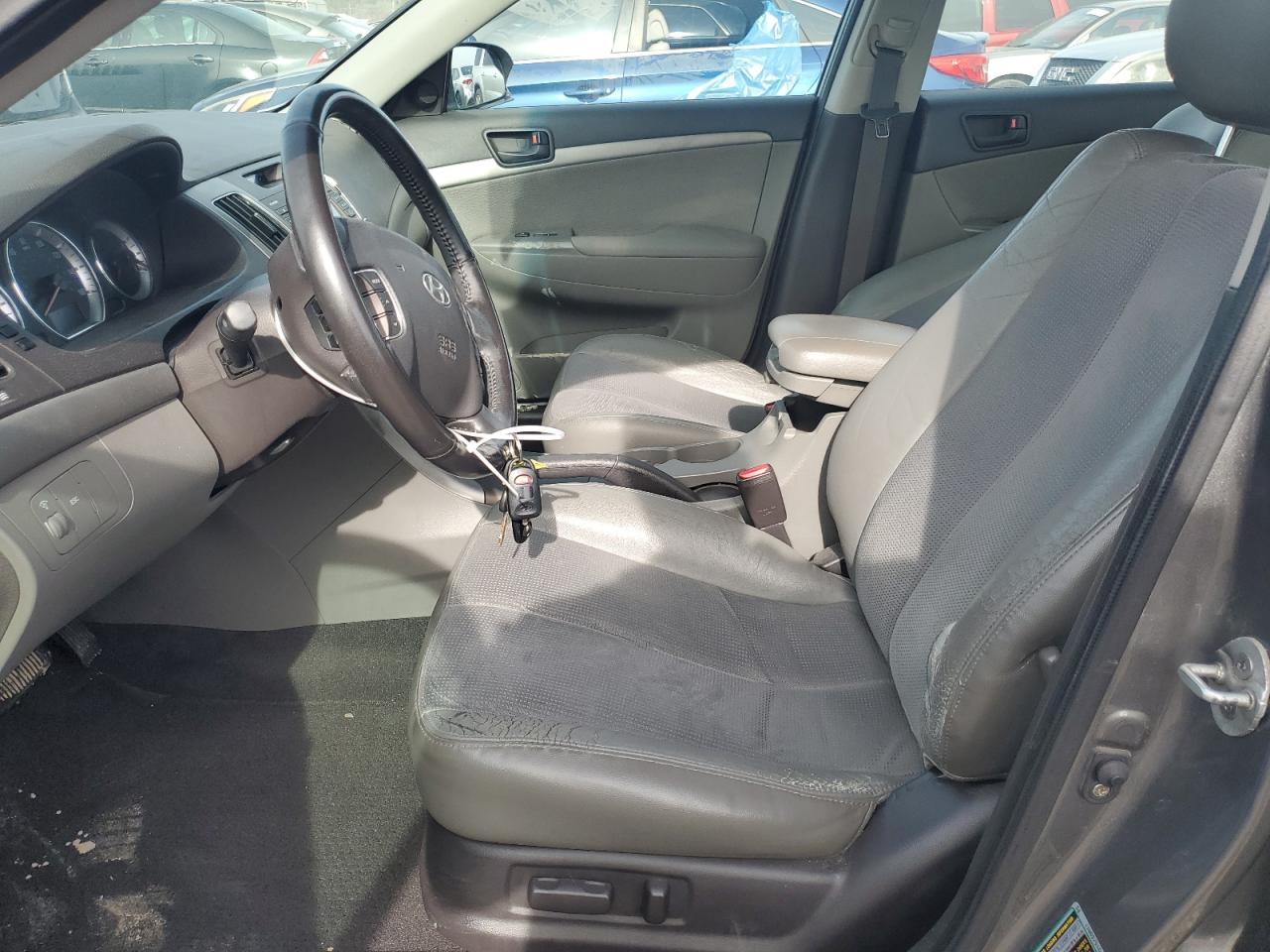 2009 Hyundai Sonata - Image 7