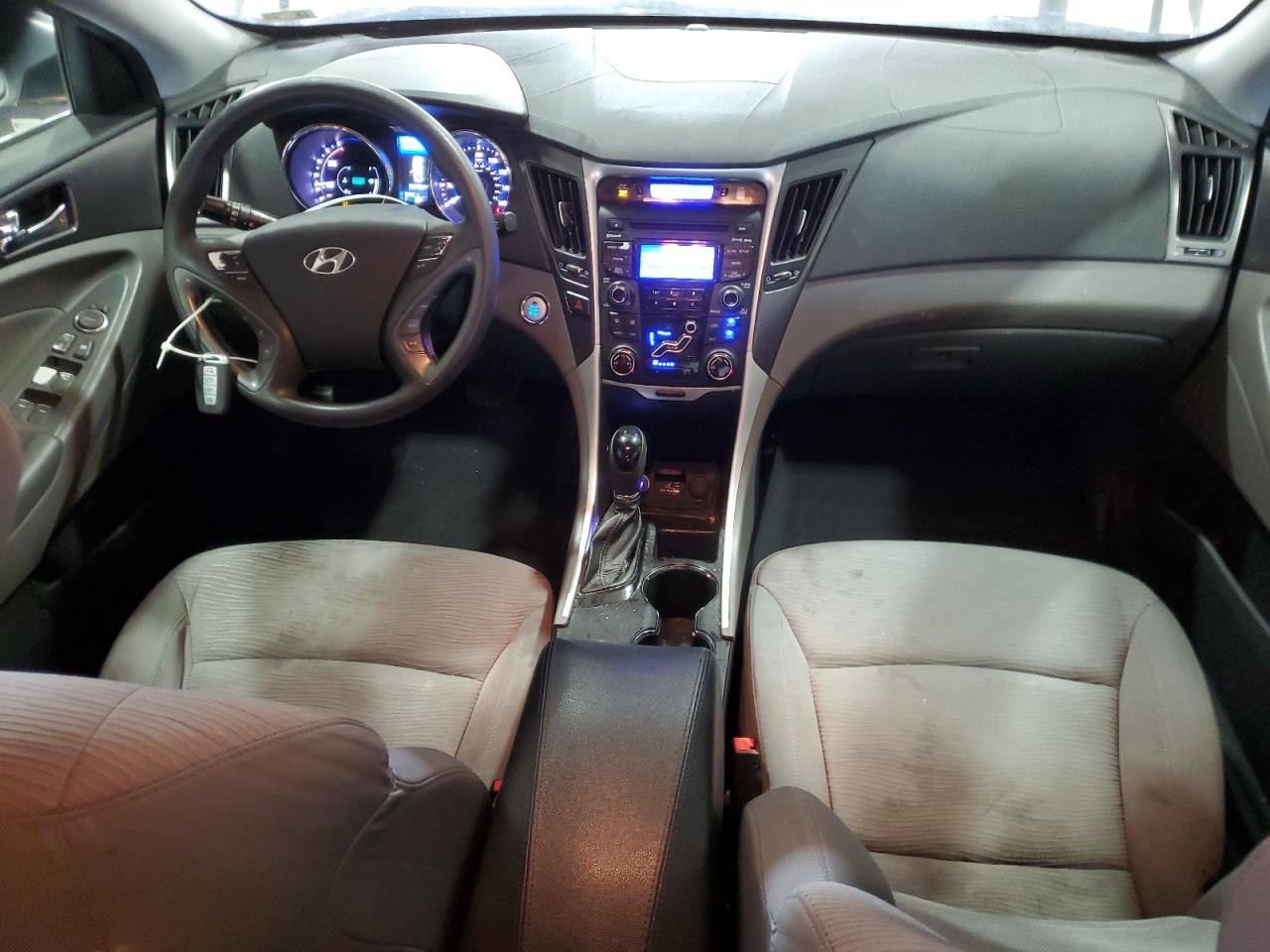 2012 Hyundai Sonata - Image 8