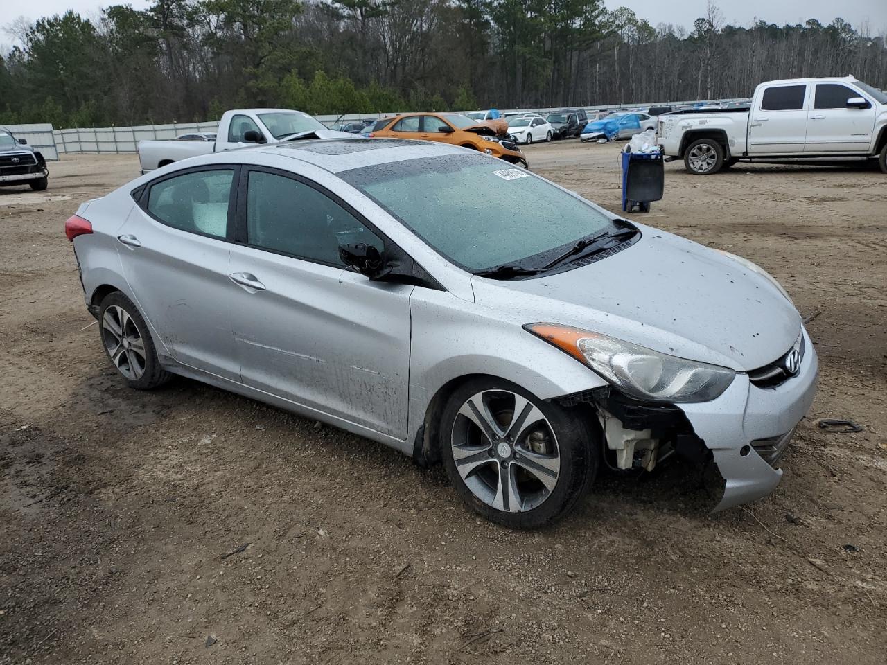 2013 Hyundai Elantra - Image 4