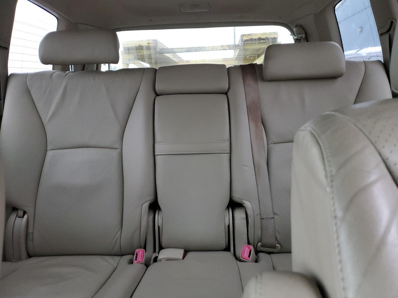2004 Toyota Highlander - Image 10