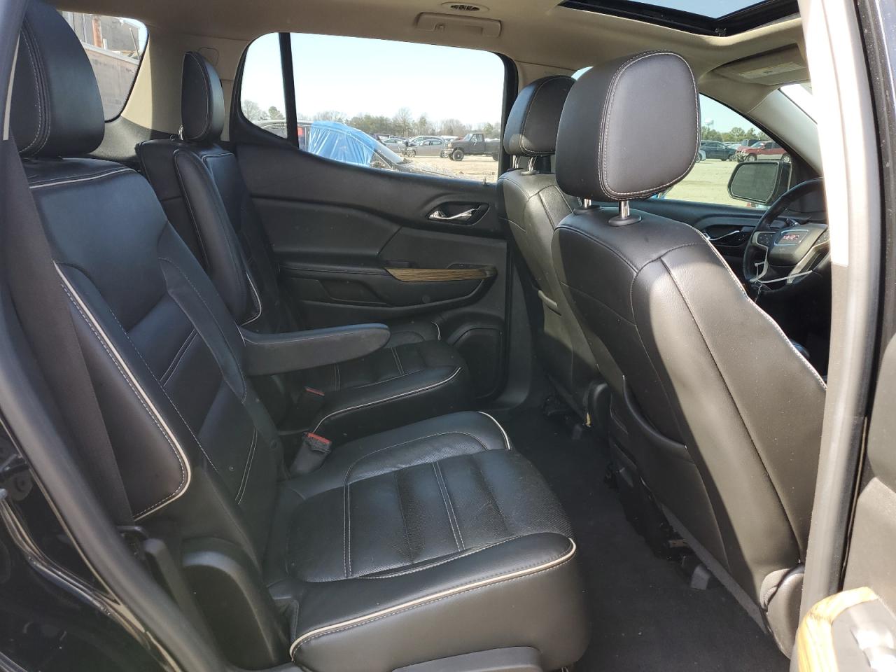 2017 GMC Acadia - Image 11