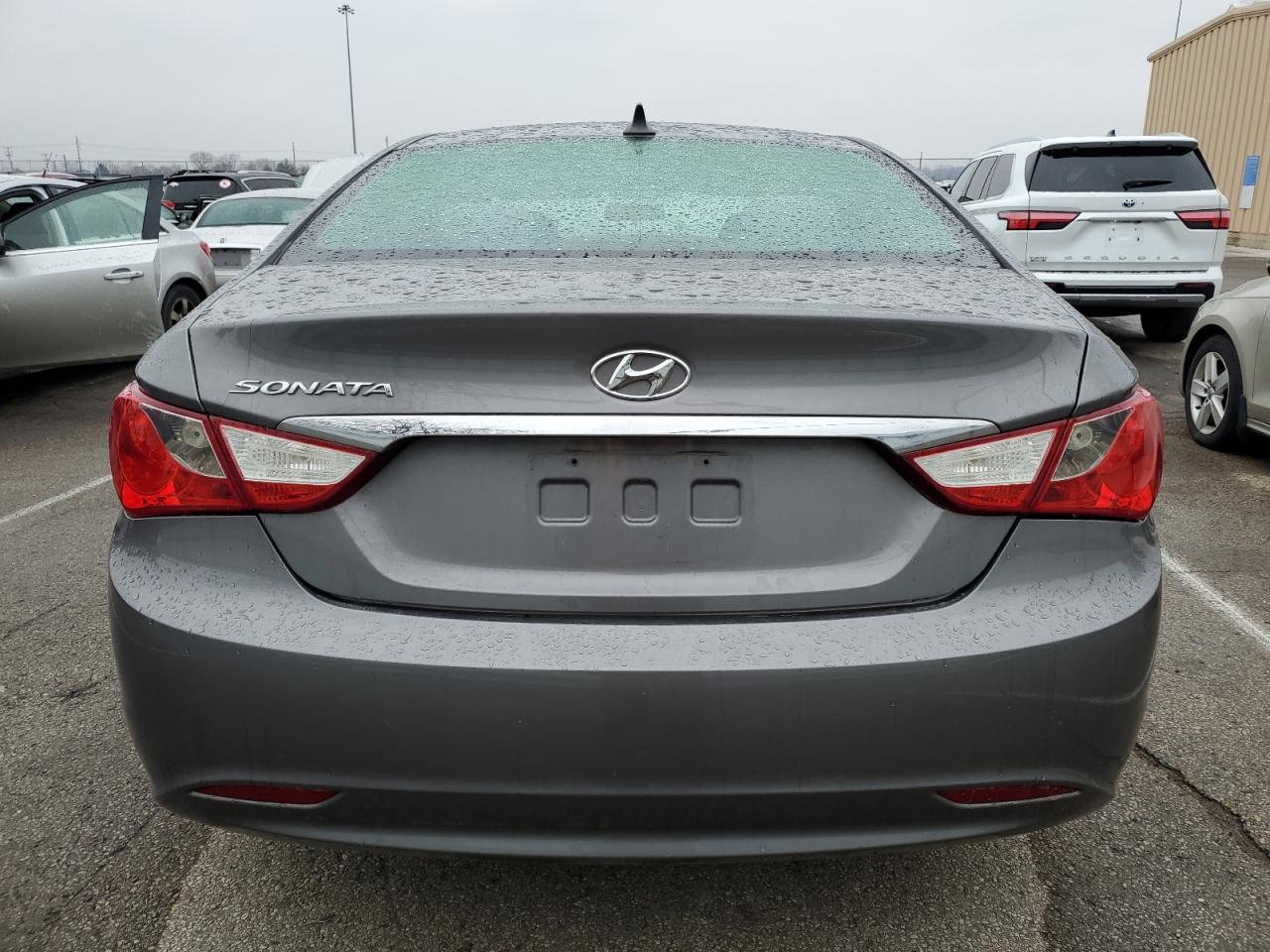 2011 Hyundai Sonata - Image 6