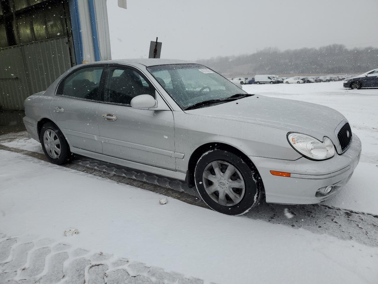 2004 Hyundai Sonata - Image 4