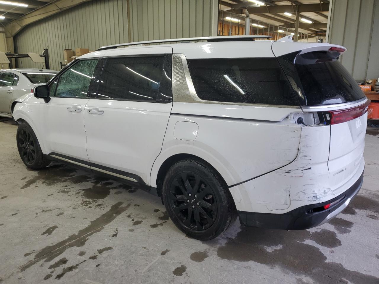 2023 Kia Carnival - Image 2