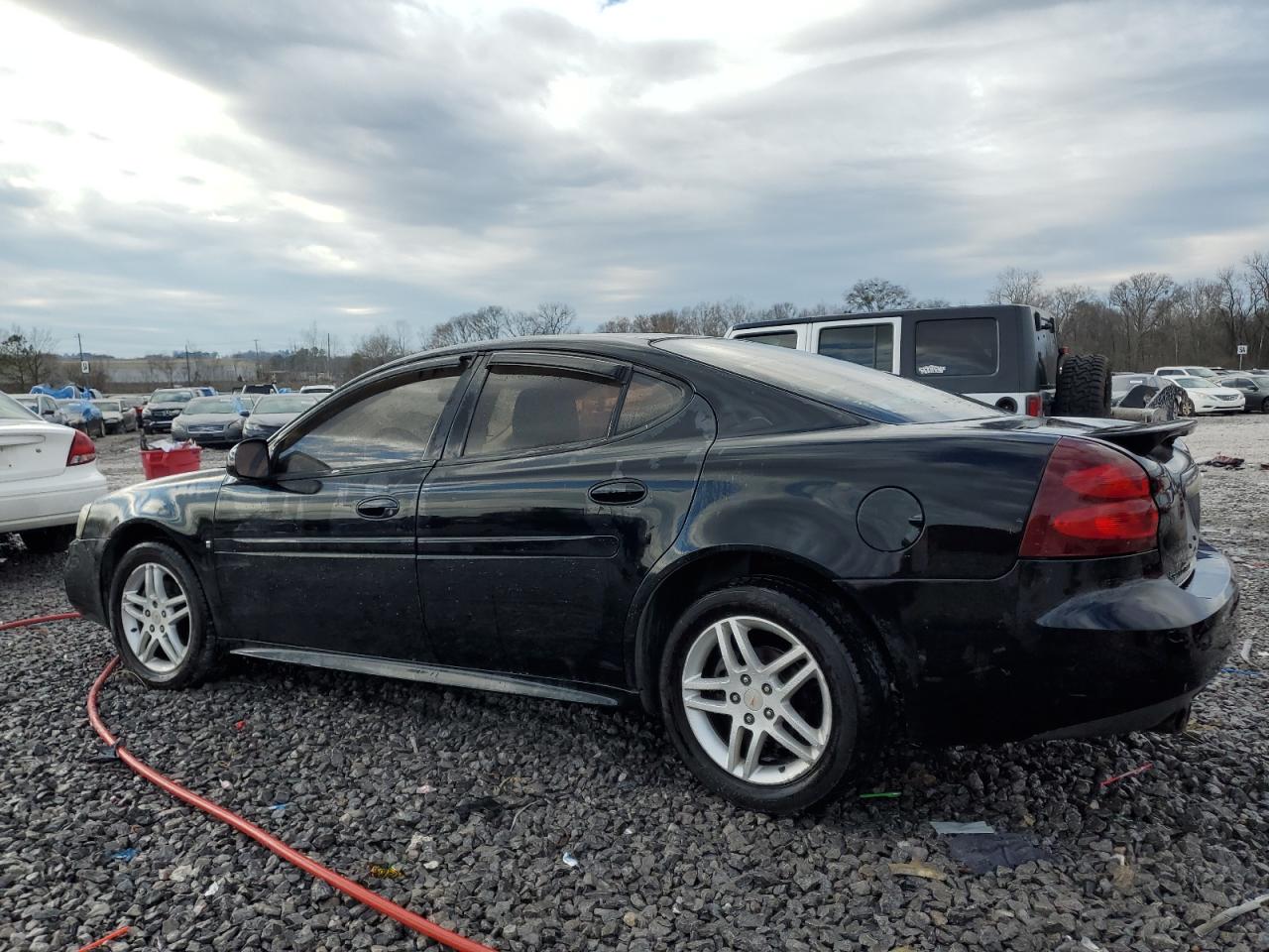 2007 Pontiac Grand Prix - Image 2