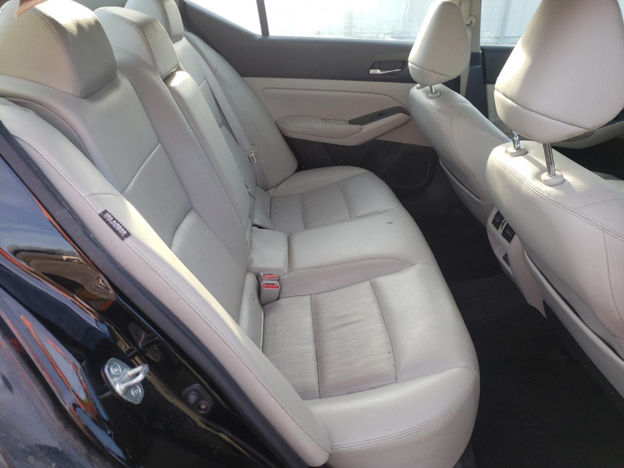 2019 Nissan Altima - Image 10