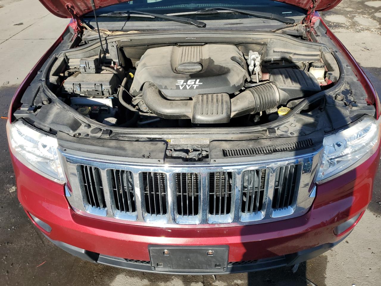 2012 Jeep Grand Cherokee - Image 12