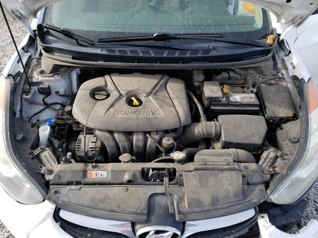 2013 Hyundai Elantra - Image 14
