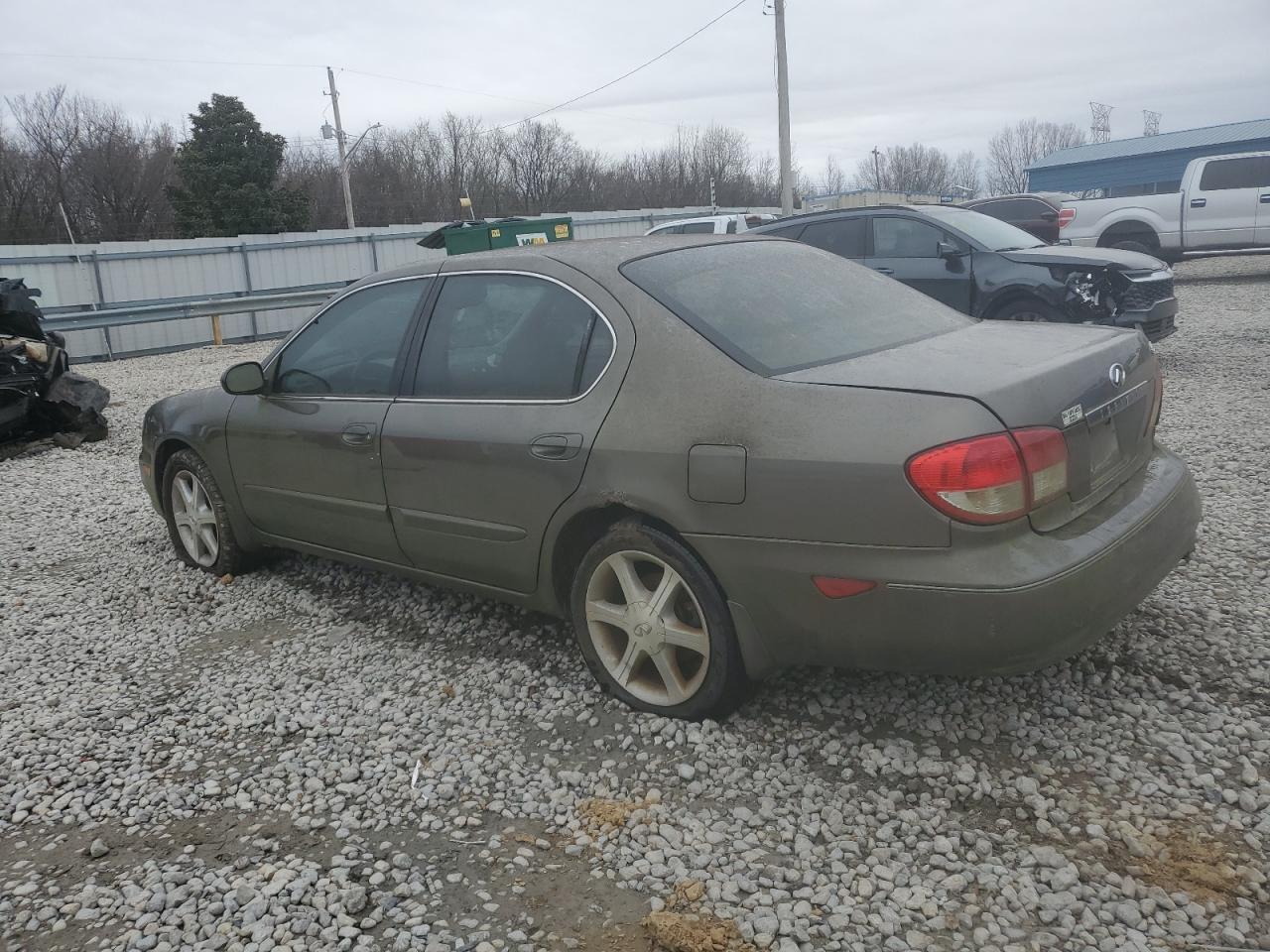 2002 Infiniti I - Image 2