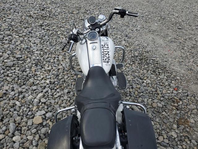  HARLEY-DAVIDSON FL 2012 Белый