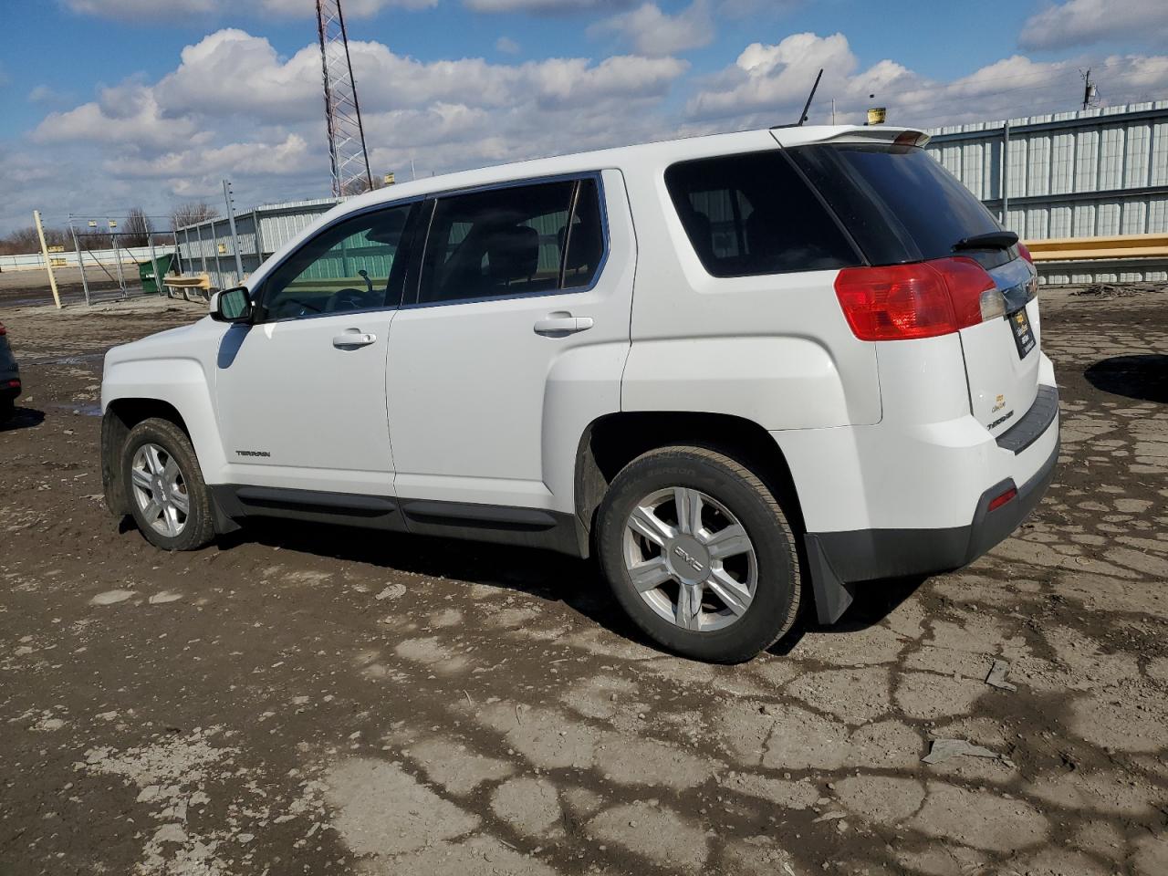 2015 GMC Terrain - Image 2