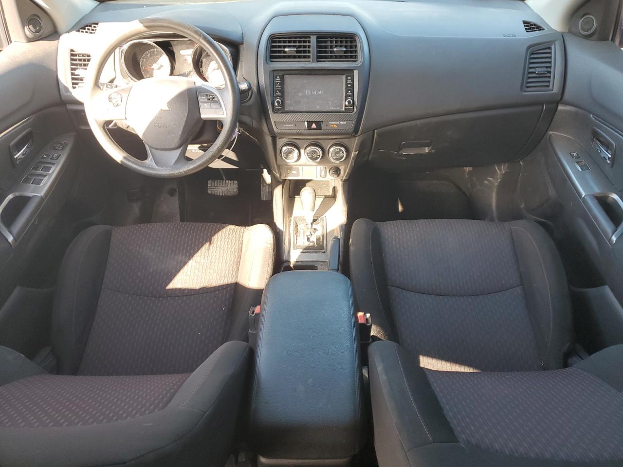 2018 Mitsubishi Outlander - Image 8